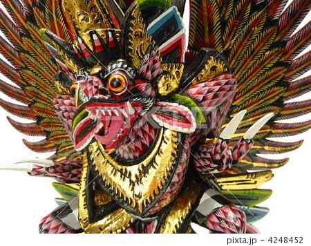 【苦手な方、閲覧注意】世界のお面、仮面、マスク【画像】