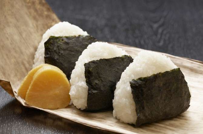 お腹がへって、寝れません！！