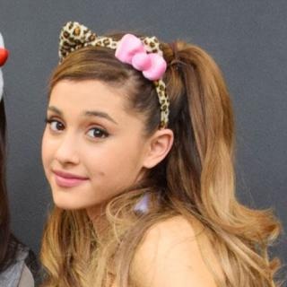 Ariana Grandeを貼るトピ♡