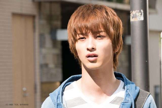 壁越しラブコメ「兄友」映画化！主演は横浜流星、奥手な高校生役に - コミックナタリー