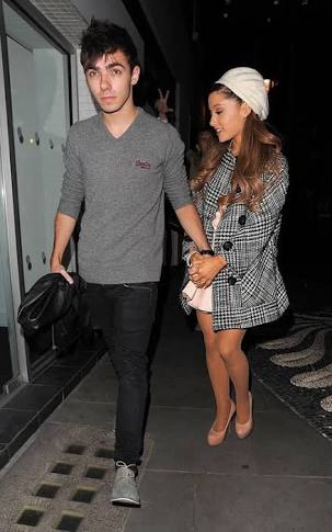 Ariana Grandeを貼るトピ♡