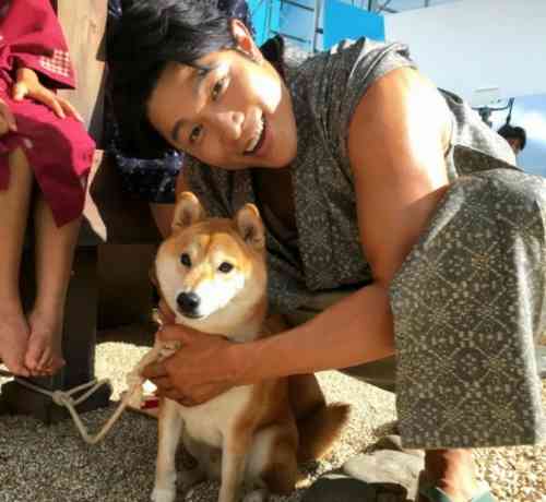 鈴木亮平「花子とアン」愛犬テルと運命の再会 | Narinari.com