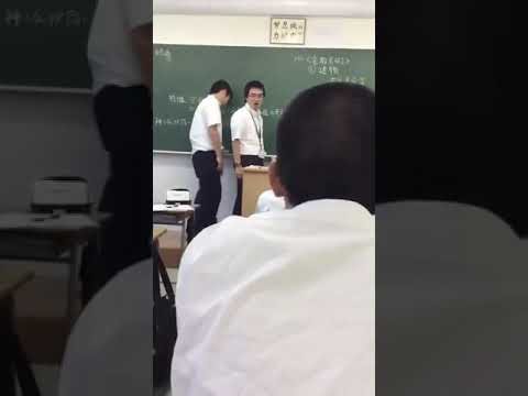 博多高校の生徒が教師へ蹴り - YouTube