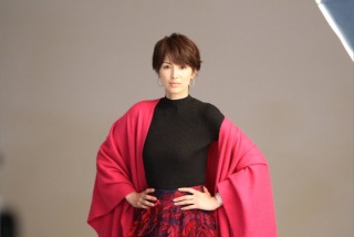 秋色の服を着た芸能人の画像を貼るトピ