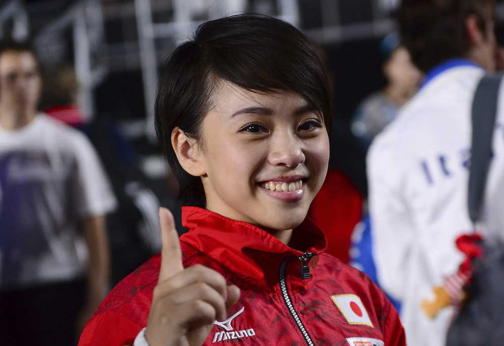 村上茉愛、日本女子初の床運動金メダル！