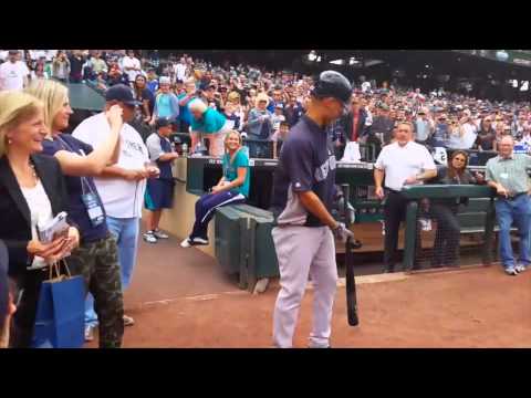 Joanna Meets Ichiro and Derek Jeter! - YouTube