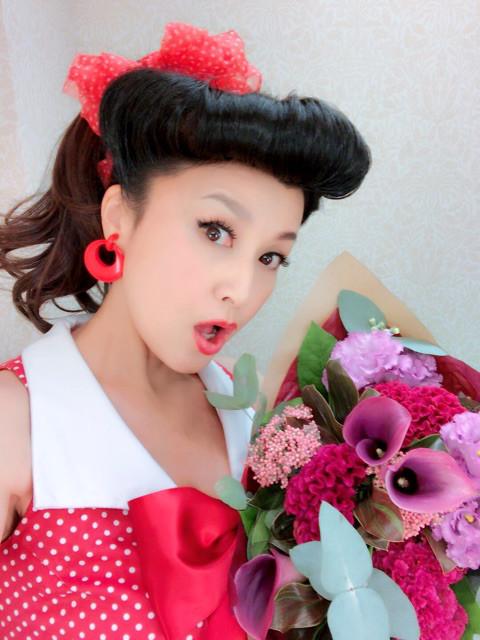 藤原紀香、50年代風メイクとファッションを披露し「テンションがあがり」 - ネタりか