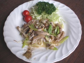 【閲覧注意】男性襲った巨大ニシキヘビ、住民たちに食べられる