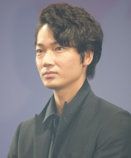 綾野剛“ラーメン”に思わず涙　佐藤健との食事制限では「愛情が芽生えた」