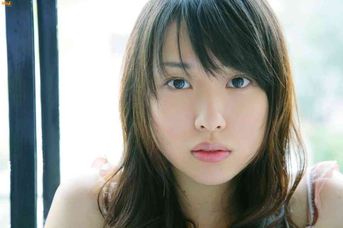 ナチュラルメイクの方が似合う女性有名人