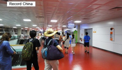 韓国の空港免税店スタッフ 中国人客が忘れていった商品を山分け - ライブドアニュース