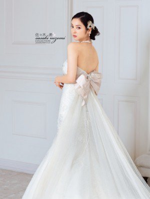佐々木希＆渡部建、10月・結婚式で白無垢＆自身プロデュースのドレスも着用か