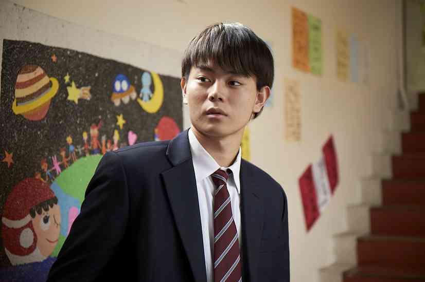 菅田将暉がヘリで会場入り　板尾創路監督「スターやな」