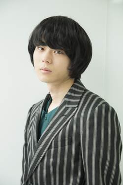 菅田将暉がヘリで会場入り　板尾創路監督「スターやな」
