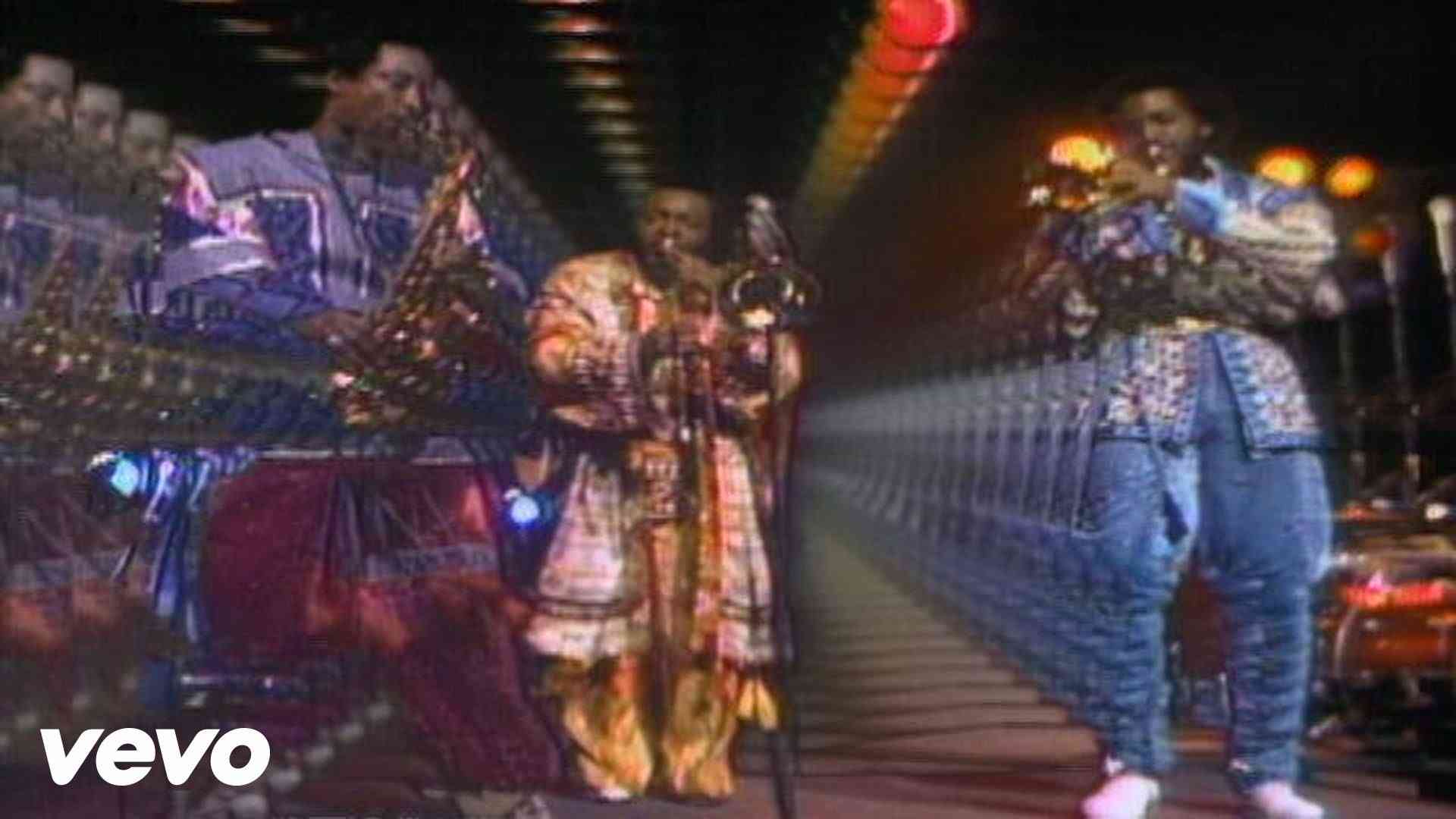 Earth, Wind & Fire - September - YouTube