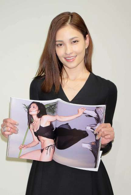 黒木メイサが約3カ月間で14キロの減量「腹筋がきれい」と自慢 - ライブドアニュース