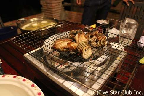 【閲覧注意】男性襲った巨大ニシキヘビ、住民たちに食べられる