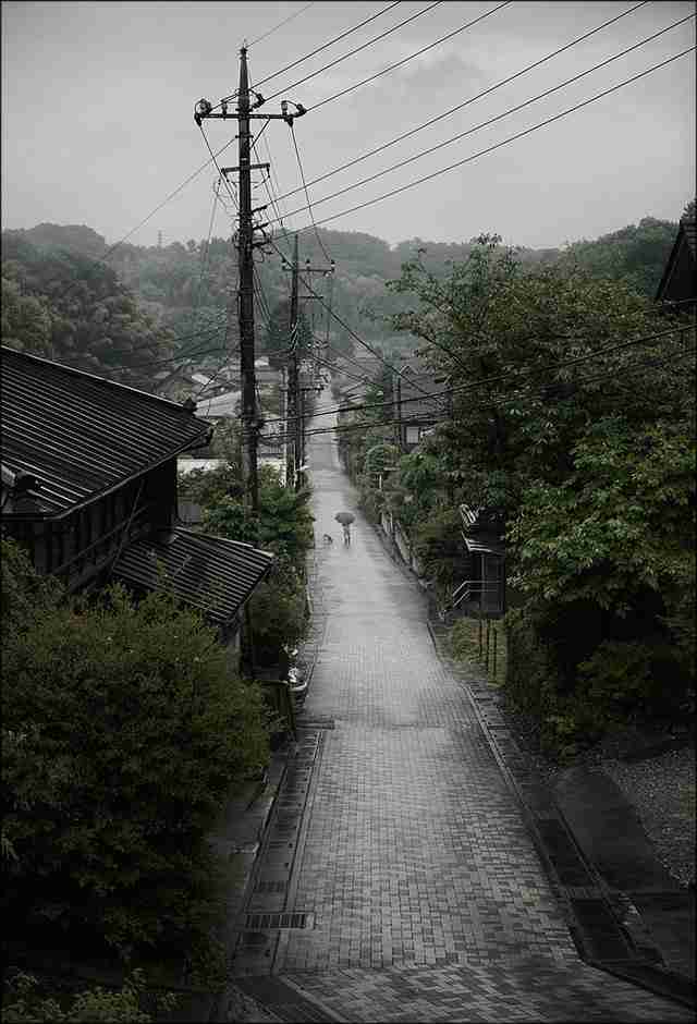 地元の観光地や名産品の画像を貼って、分かった人が答えるトピ