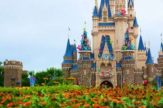   ディズニーランドで迷子の園内放送がない理由