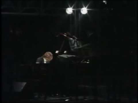 X JAPAN   YOSHIKI 天皇陛下（奉祝曲演奏） - YouTube
