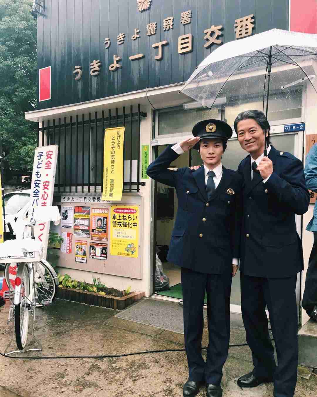 神木隆之介の巡査姿に反響「交番にいたら毎日通う」「似合ってて最高」＜刑事ゆがみ＞