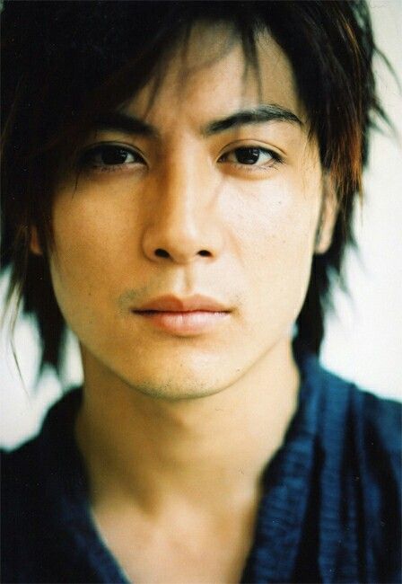 喋ったり、笑ったりするとビジュアルにギャップが大きい美形芸能人