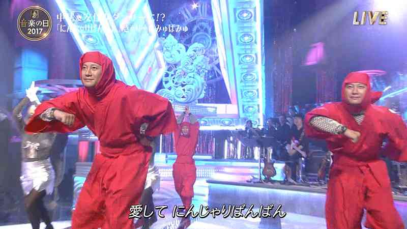 全員、浜崎あゆみに　不思議な光景にファンざわつく「あゆがいっぱい」「圧巻」