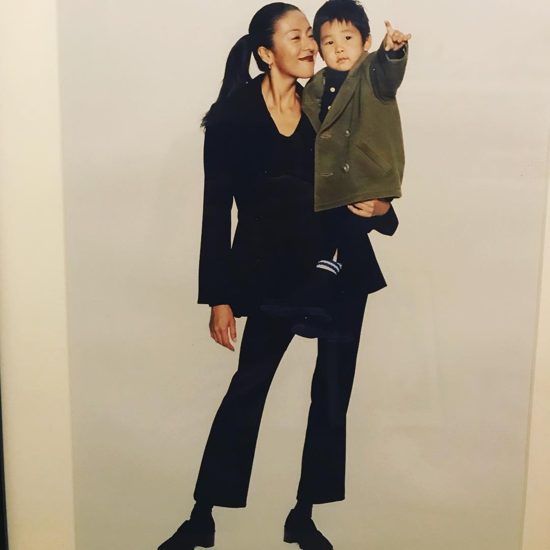 RIKACO、長男が4歳だった頃の親子ショットに反響「素敵過ぎて泣けてきます」