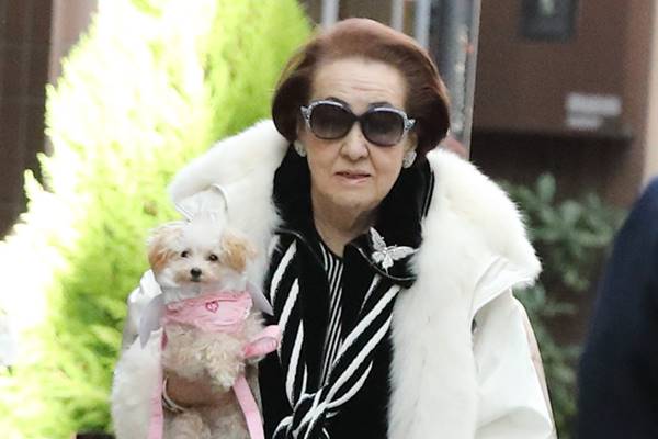 全員、浜崎あゆみに　不思議な光景にファンざわつく「あゆがいっぱい」「圧巻」