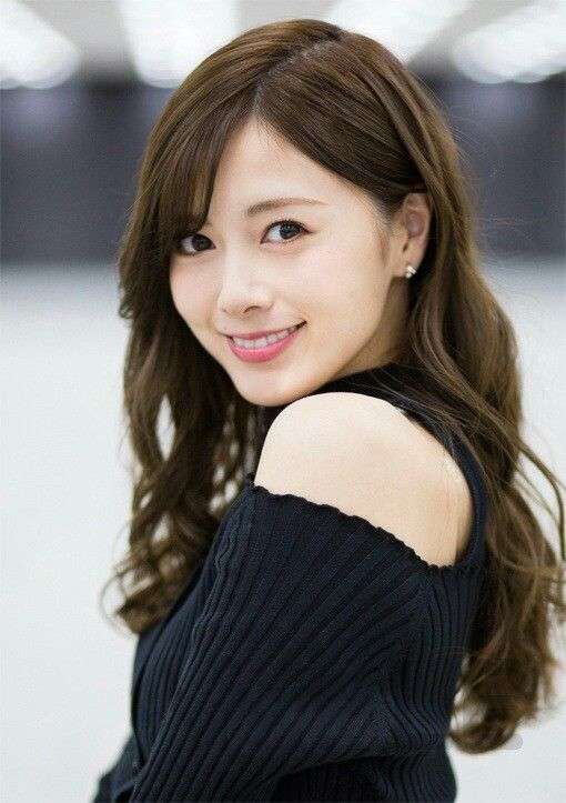 乃木坂46白石麻衣、大ヒット写真集“続編グラビア”が「女神すぎる」と話題