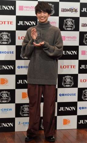 JUNONスーパーボーイGPに日大1年生・綱啓永さん 過去最多1万7293人の頂点に立ち涙