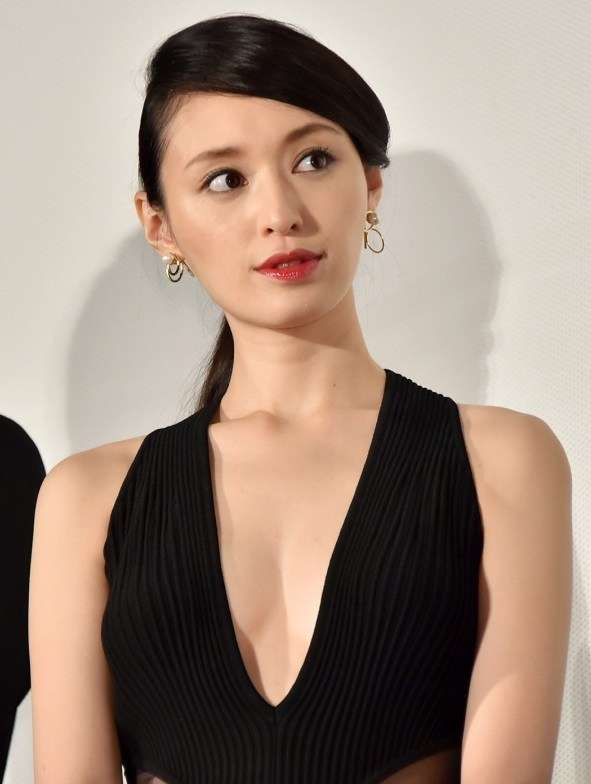 本人に見えない芸能人の画像