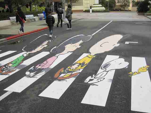 アイスランドに現れた、「車に速度を落とさせる横断歩道」の秘密とは…?