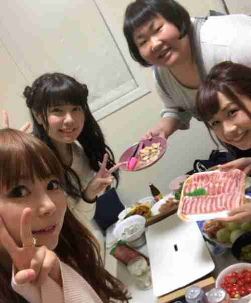 しょこたんこと中川翔子の家で安藤なつ、竹達彩奈、大家志津香と焼肉パーティー