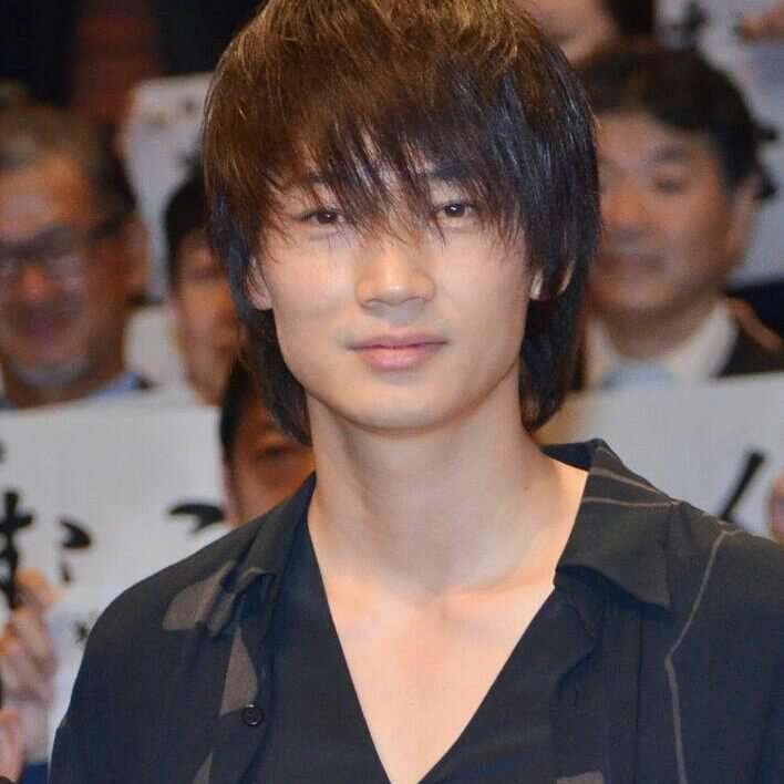 綾野剛さんの画像を貼るトピ