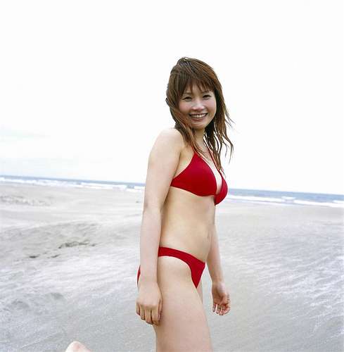 なんで脱いだの？と聞いてみたくなる有名人