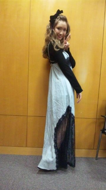 紗栄子、見事なくびれと割れた腹筋に絶賛の声「圧巻のスタイル」と反響
