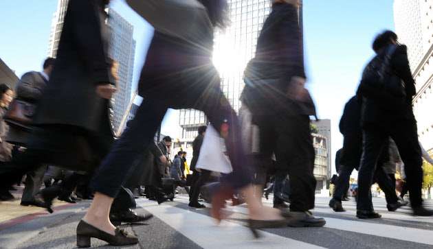 非正規 雇用期限なしに　人材をつなぎ留め　　：日本経済新聞