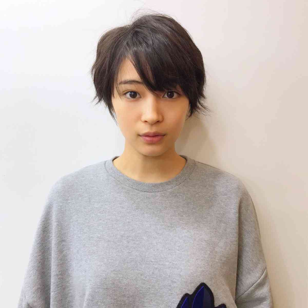 猫を抱く広瀬すずが美少女すぎると話題　「猫になりたい」の声続出