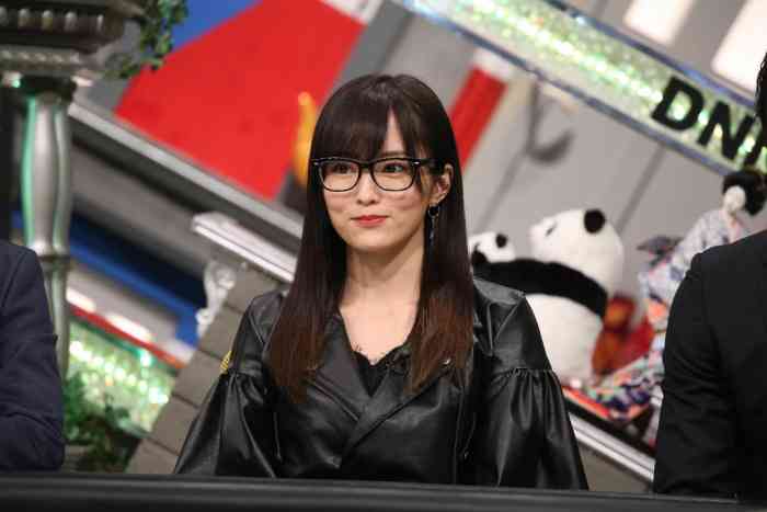NMB48山本彩のメガネ姿が「可愛すぎる」と話題　意外な才能も発揮