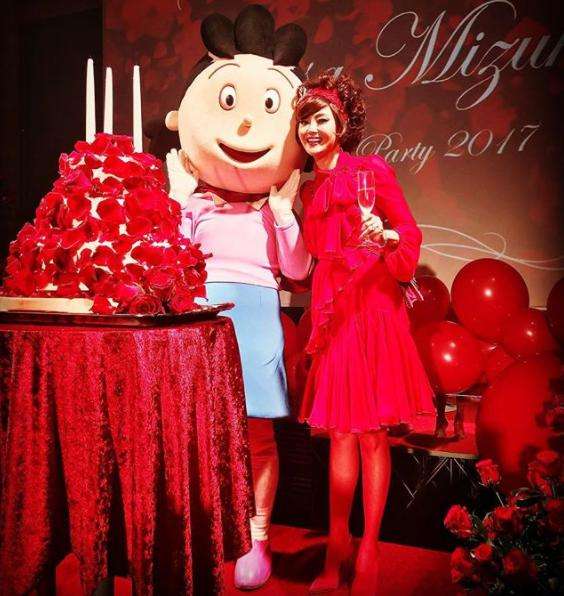 観月ありさ　“サザエさん”に誕生日をお祝いされニコニコ顔
