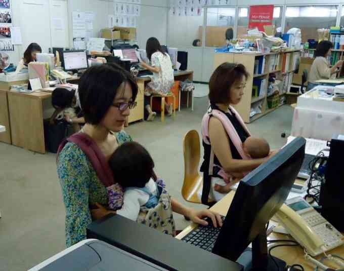 子連れ出勤考えるシンポジウム「子どもが泣き出した場合は、業務よりもあやすことを優先している」