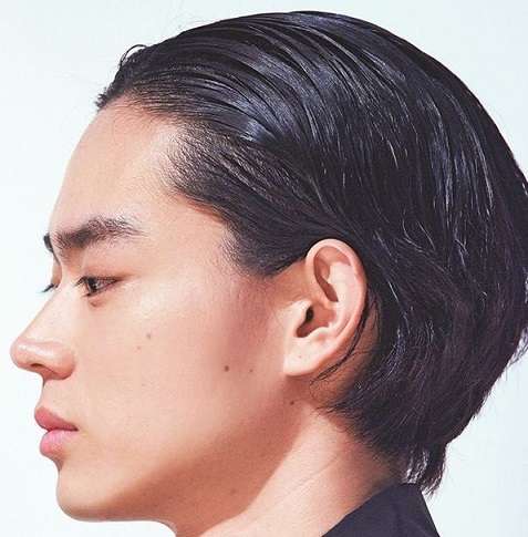 イケメンの横顔画像を貼るトピ