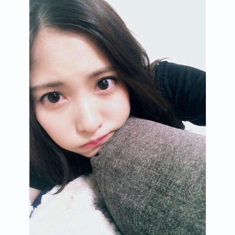 佐野ひなこ「前髪切っちゃった」突然のイメチェンに絶賛の声