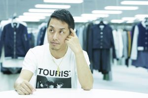 元AAA伊藤千晃、スリップ1枚の大人ショット公開で反響「セクシー千晃」「ほんとにママですか？」