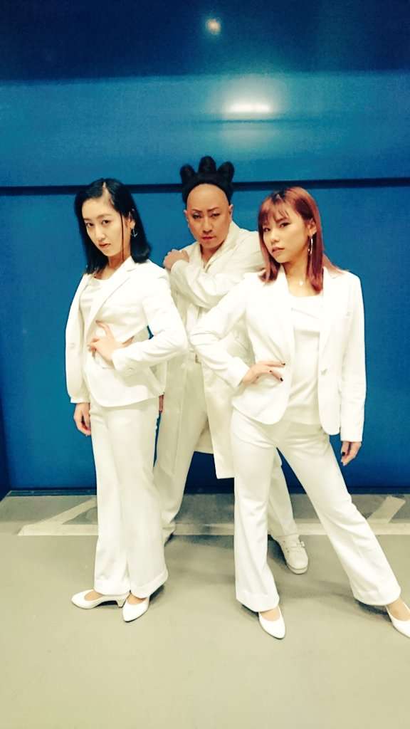 レイザーラモンRG“あるろ奈美恵”が大ウケ　新年は沖縄で披露か？
