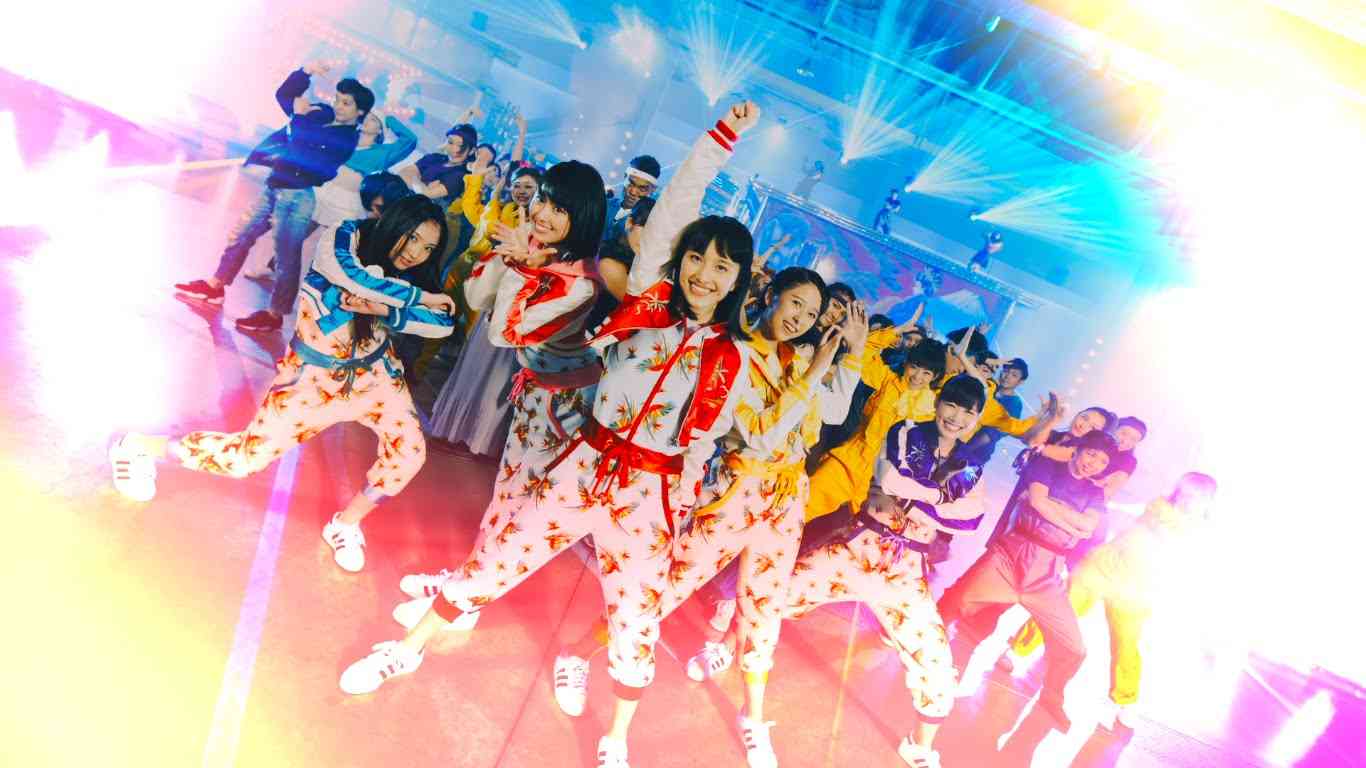 【ももクロMV】DECORATION / ももいろクローバーZ（MOMOIRO CLOVER Z／THE GOLDEN HISTORY ） - YouTube