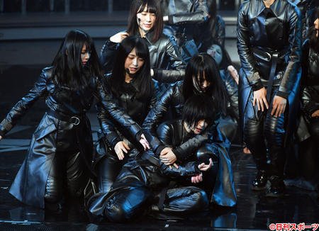 欅坂46鈴本美愉、ステージ上で倒れる