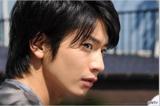 イケメンの横顔画像を貼るトピ