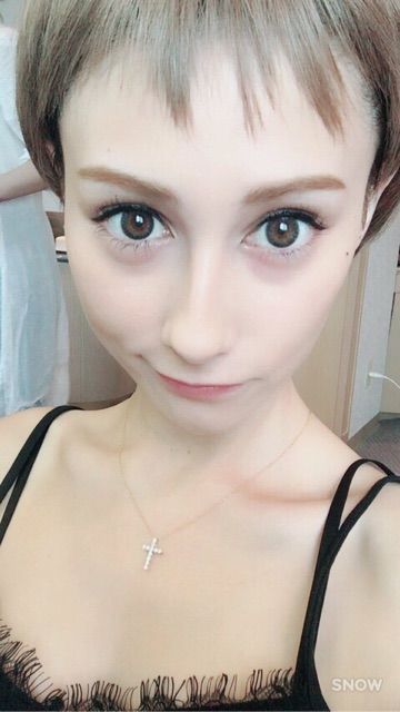 前髪自分で切りますか?